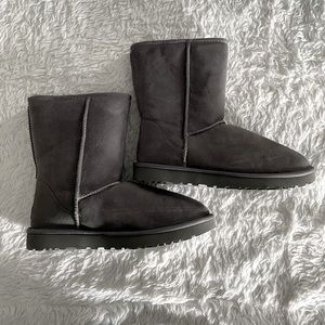 Ugg boots classic II grey size 11
